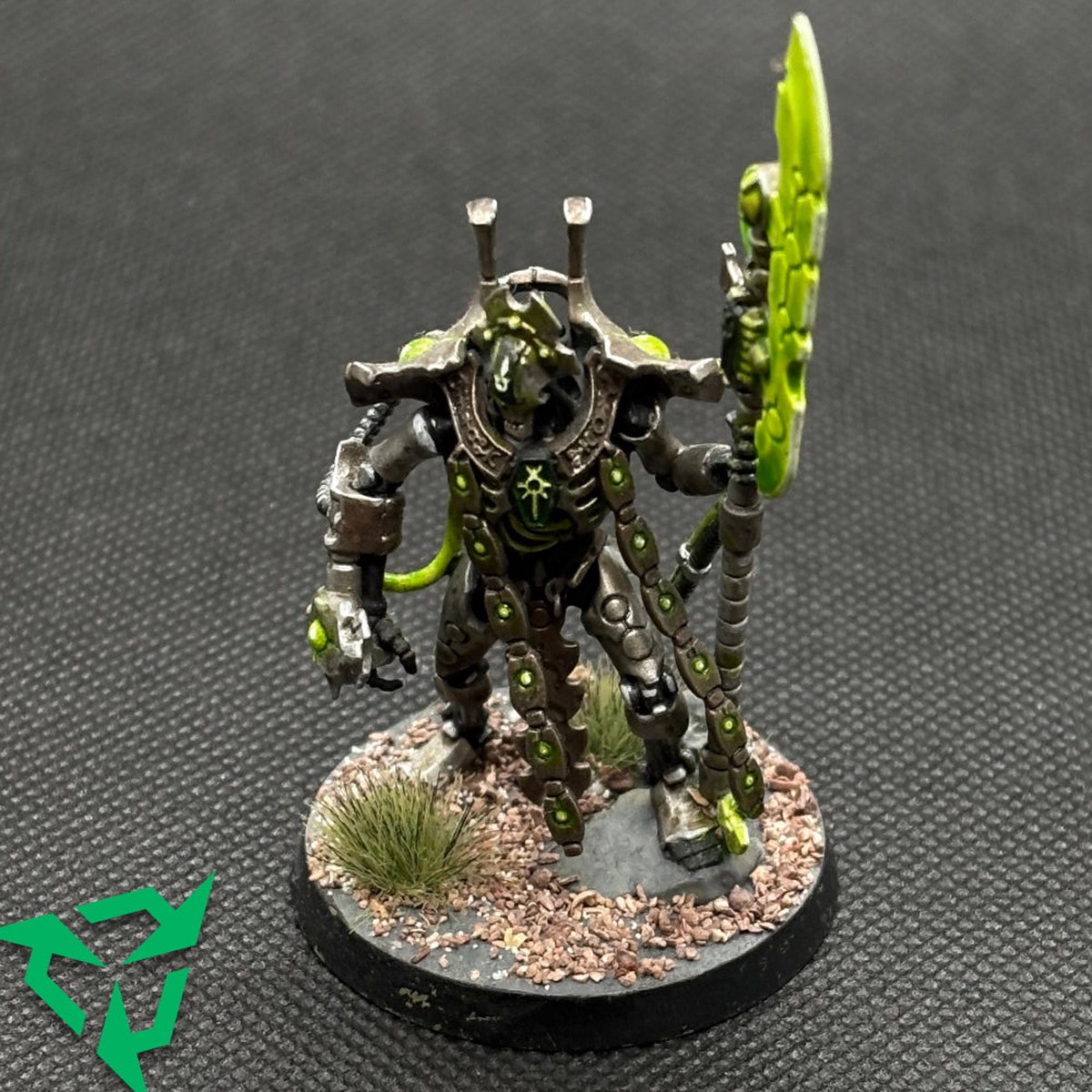 Painted Necrons Overlord With Tachyon Arrow